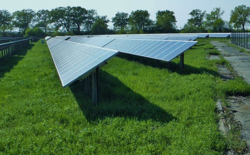 Stát chce omezit podporu výstavby solárů z emisních povolenek